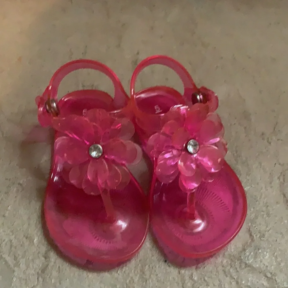 5 for $25🎈Carters flipflops